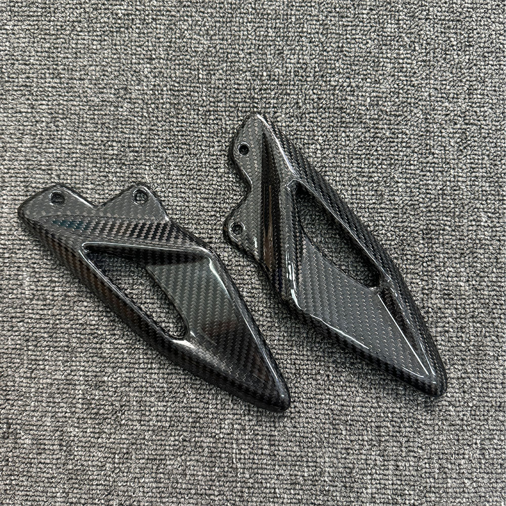 For Triumph Street Triple 660  – обзор и цена Crepe Pan Carbon