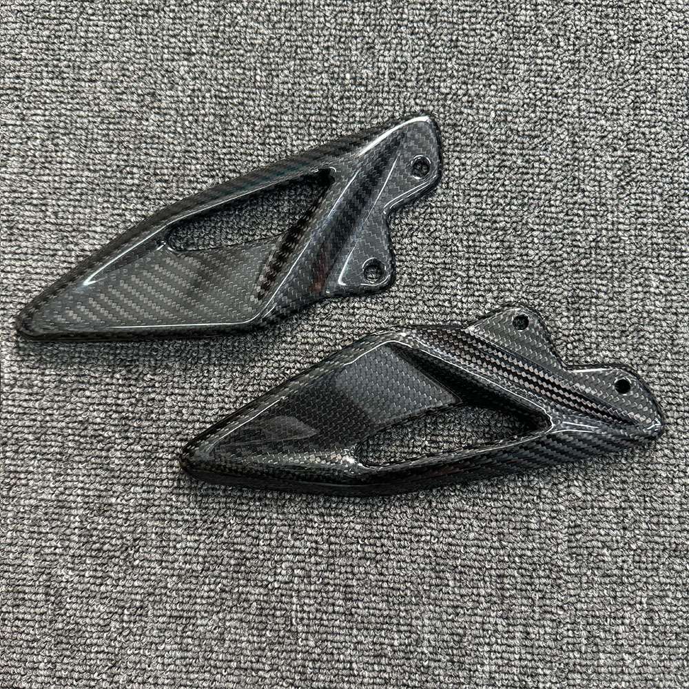 For Triumph Street Triple 660  – обзор и цена Crepe Pan Carbon